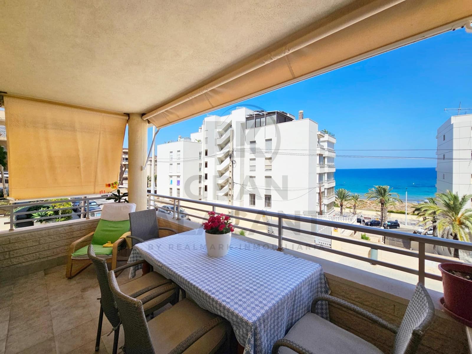 2 soveværelse Lejlighed til salg i Arenales del Sol med garage - € 290.000 (Ref: 9966693)