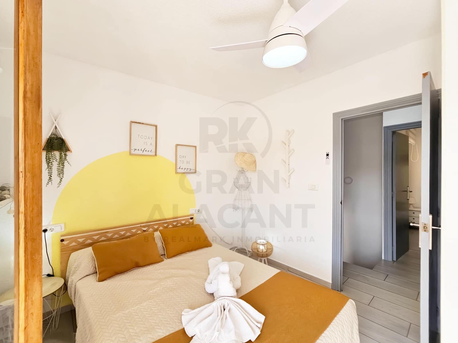 2 bedroom Bungalow for sale in Gran Alacant with pool - € 230,000 (Ref: 9973356)