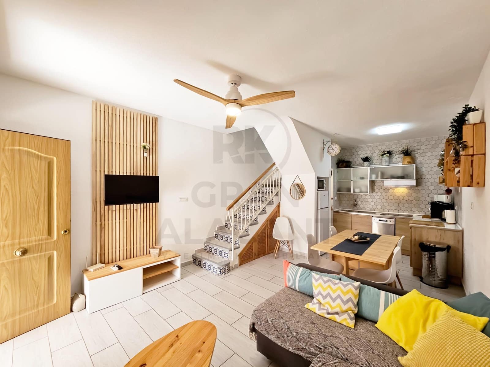 2 bedroom Bungalow for sale in Gran Alacant with pool - € 230,000 (Ref: 9973356)