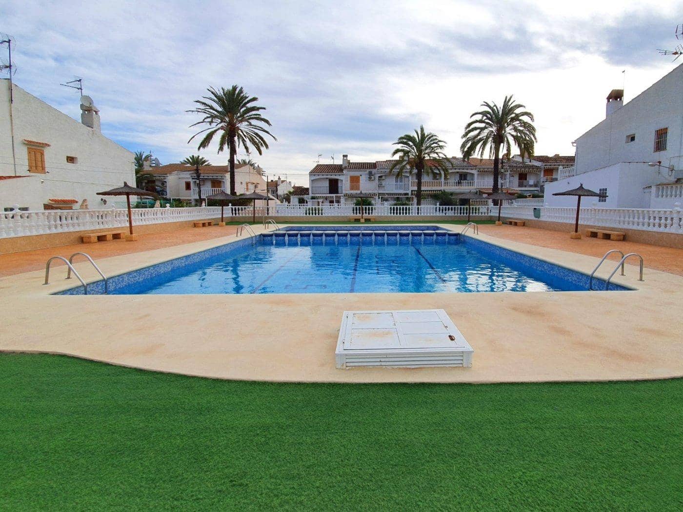 2 soverom Bungalow til salgs i Gran Alacant med svømmebasseng - € 192 000 (Ref: 9975475)