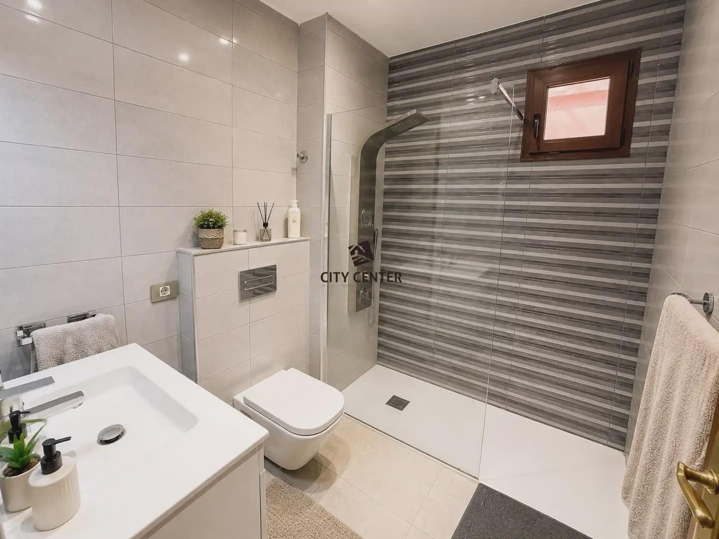 2 sypialnia Mieszkanie na sprzedaż w Arona z basenem - 275 000 € (Ref: 10016873)