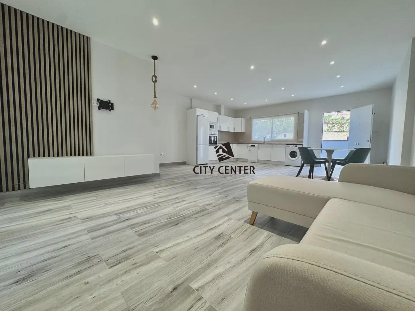 2 slaapkamer Flat te koop in Arona met zwembad - € 269.000 (Ref: 10016874)
