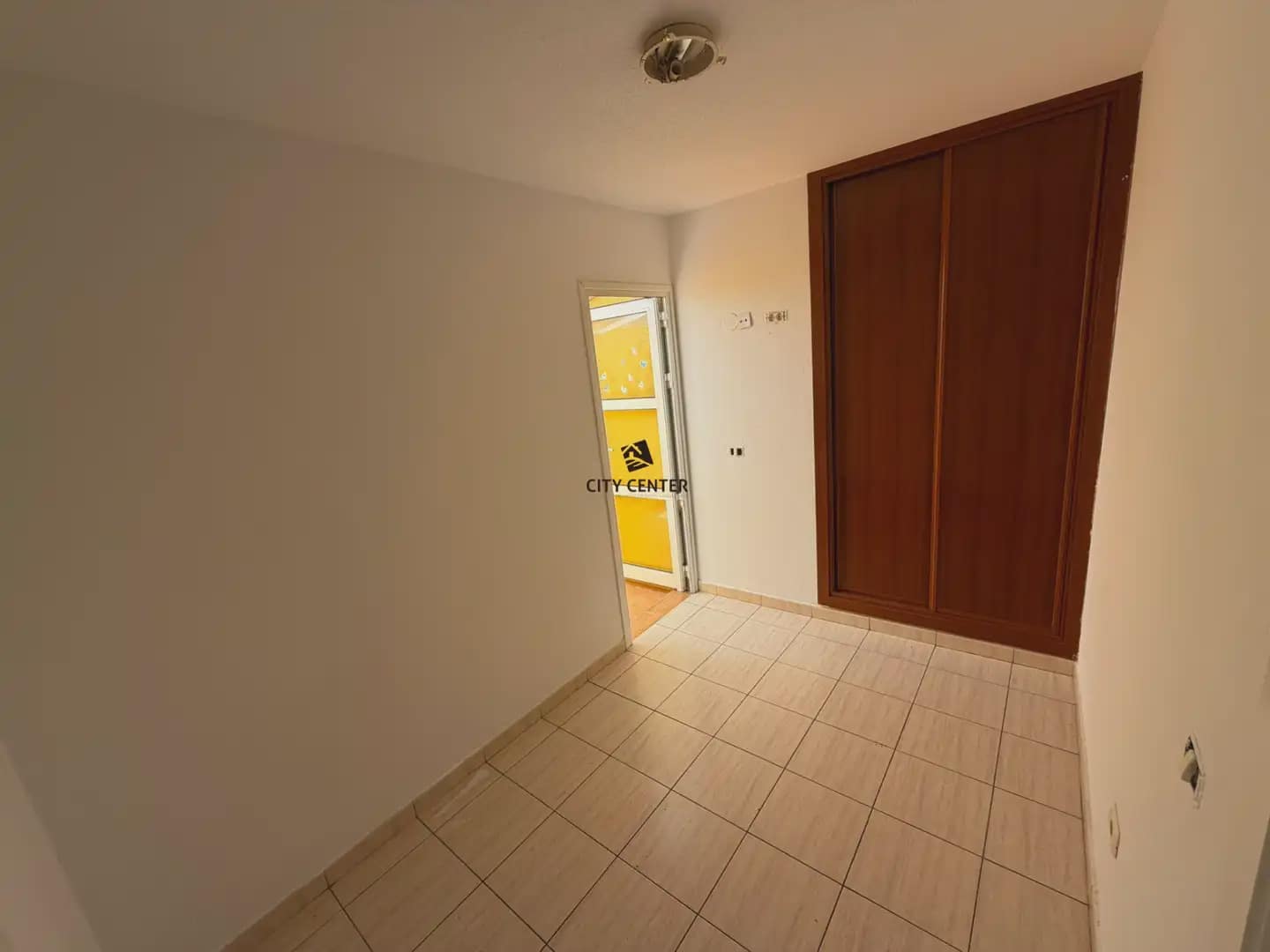 3 slaapkamer Flat te koop in Granadilla de Abona met garage - € 220.000 (Ref: 10016875)