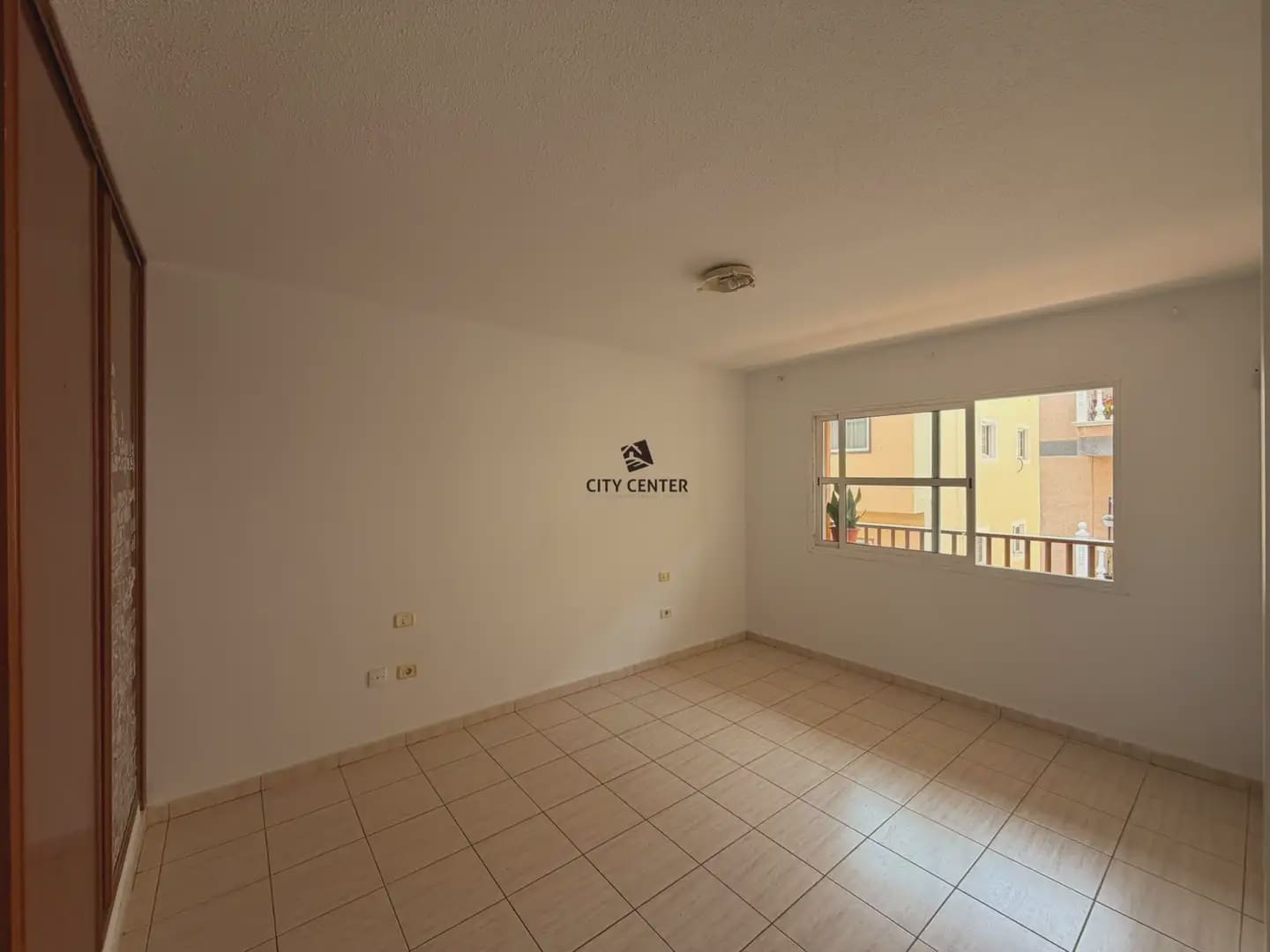 3 slaapkamer Flat te koop in Granadilla de Abona met garage - € 220.000 (Ref: 10016875)