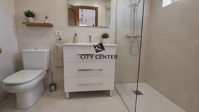 3 slaapkamer Rijtjeshuis te koop in Granadilla de Abona met garage - € 420.000 (Ref: 10016876)