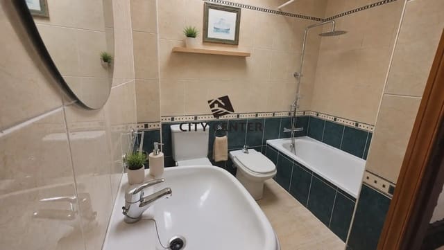 3 slaapkamer Rijtjeshuis te koop in Granadilla de Abona met garage - € 420.000 (Ref: 10016876)