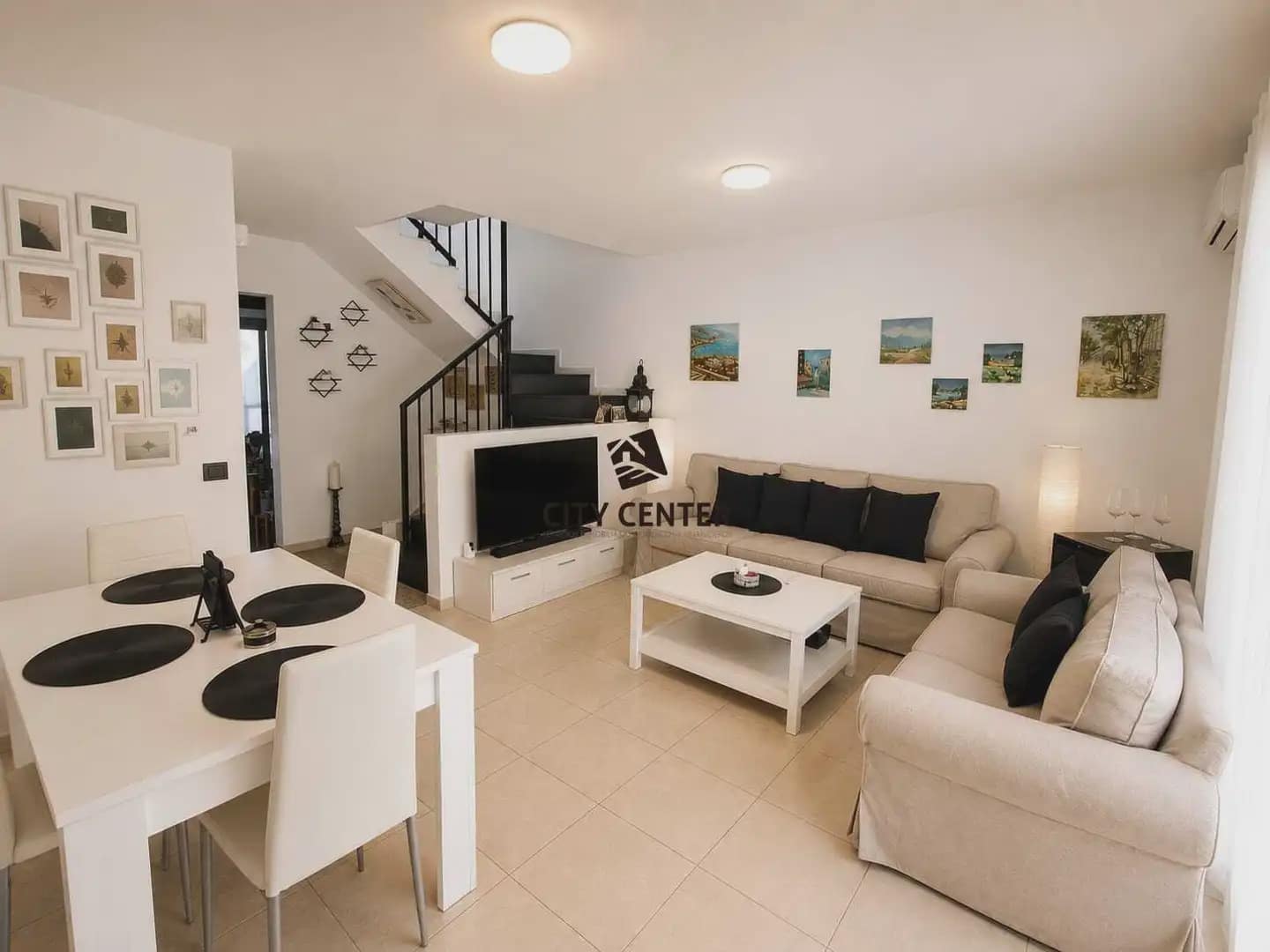 3 slaapkamer Rijtjeshuis te koop in Granadilla de Abona met garage - € 319.000 (Ref: 10023330)