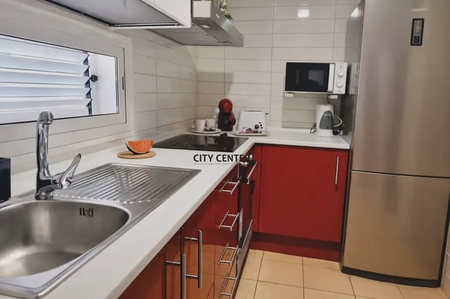3 makuuhuone Omakotitalo myytävänä paikassa Playa de Fañabé Alto, Adeje mukana uima-altaan 
autotalli - 460 000 € (Ref: 10048485)
