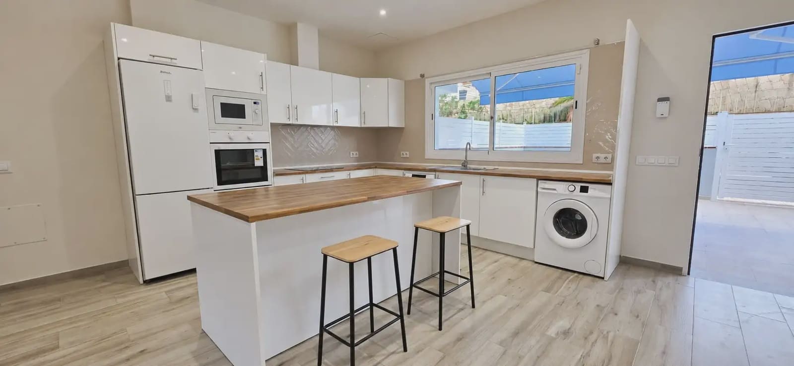 2 camera da letto Appartamento in vendita in Arona con piscina garage - 259.000 € (Rif: 10147488)
