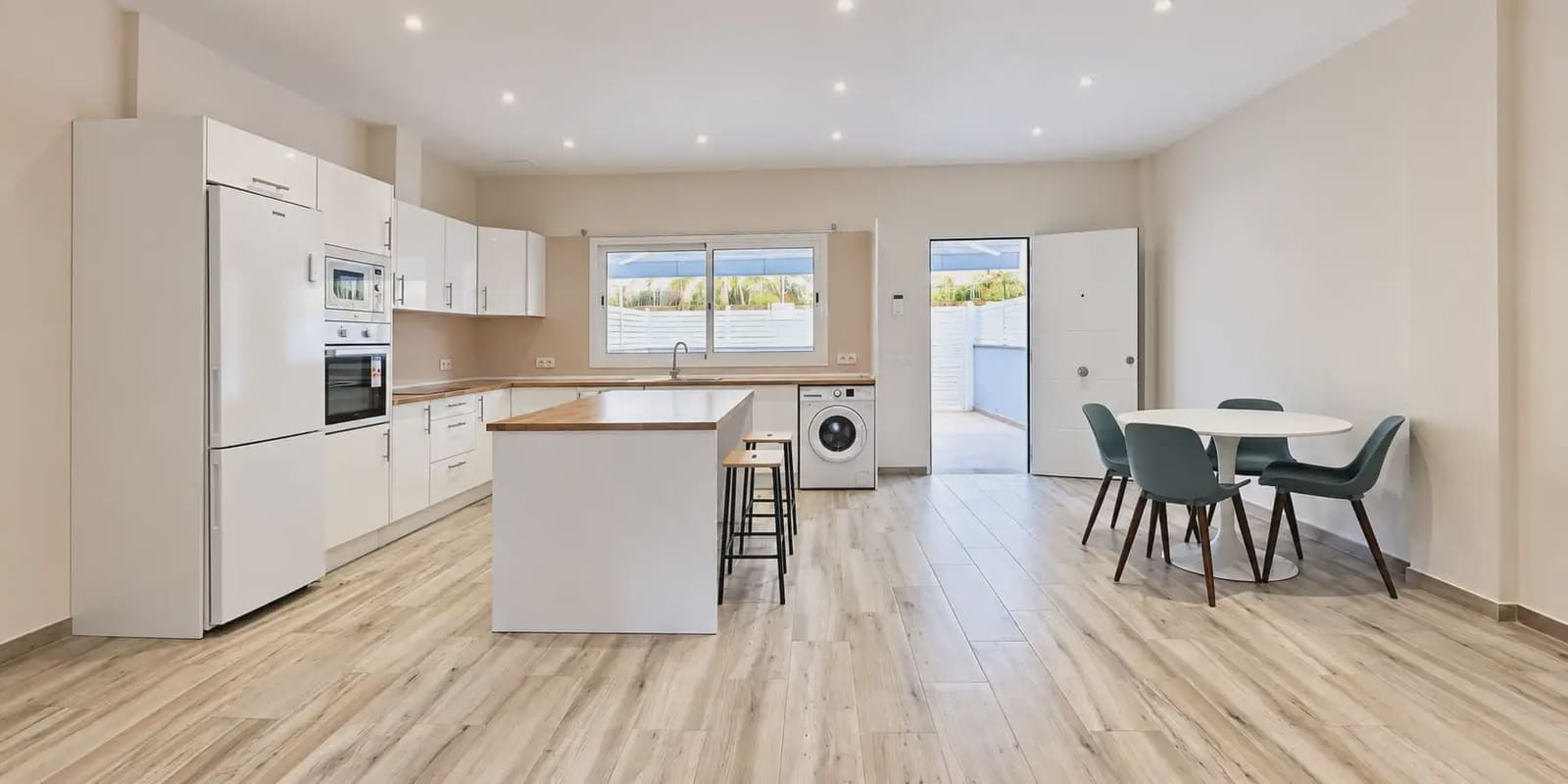 2 camera da letto Appartamento in vendita in Arona con piscina garage - 259.000 € (Rif: 10147488)