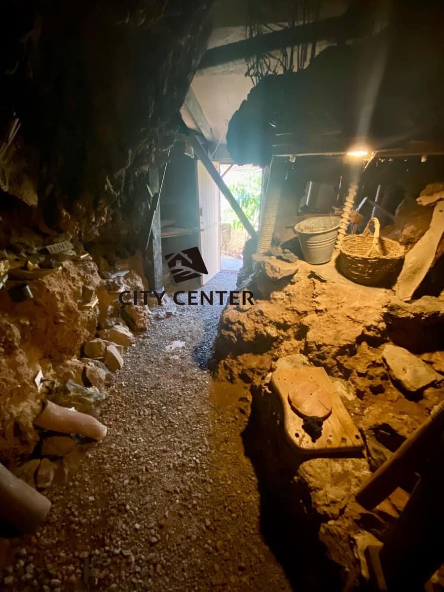 8 bedroom Finca/Country House for sale in San Miguel de Abona with pool garage - € 787,000 (Ref: 9282966)