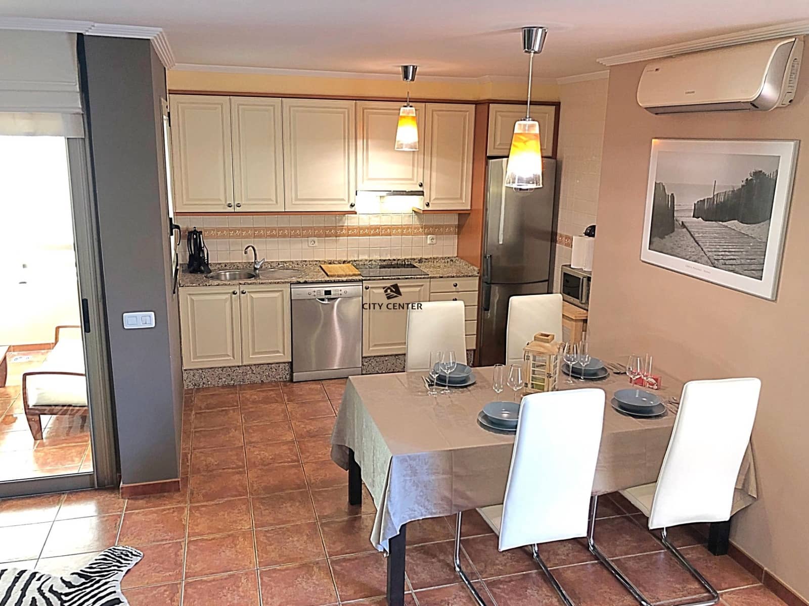 2 sypialnia Dom na sprzedaż w Granadilla de Abona z basenem garażem - 577 000 € (Ref: 9282970)