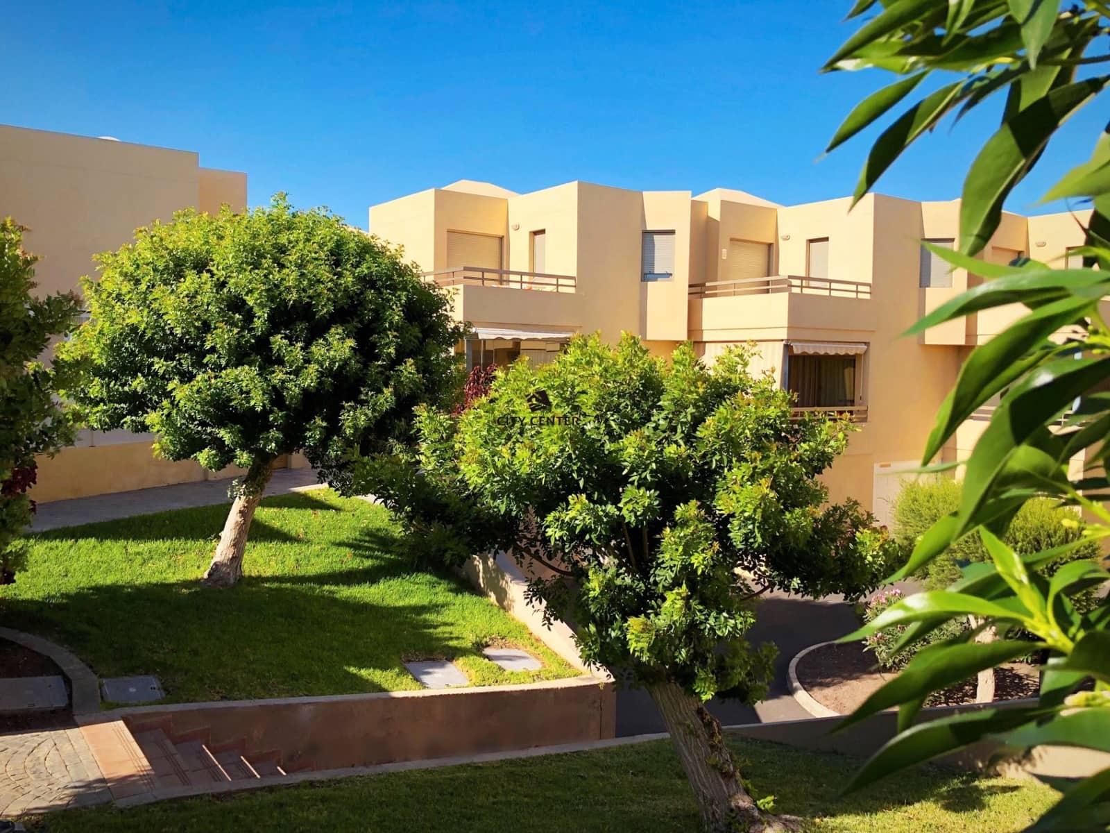 2 sypialnia Dom na sprzedaż w Granadilla de Abona z basenem garażem - 577 000 € (Ref: 9282970)