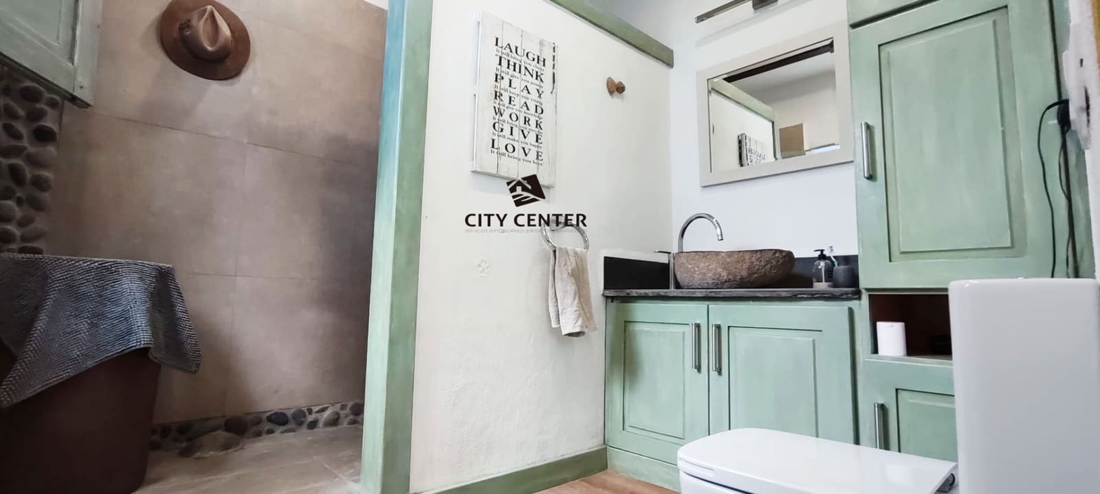 5 bedroom Finca/Country House for sale in Granadilla de Abona with garage - € 490,000 (Ref: 9295081)