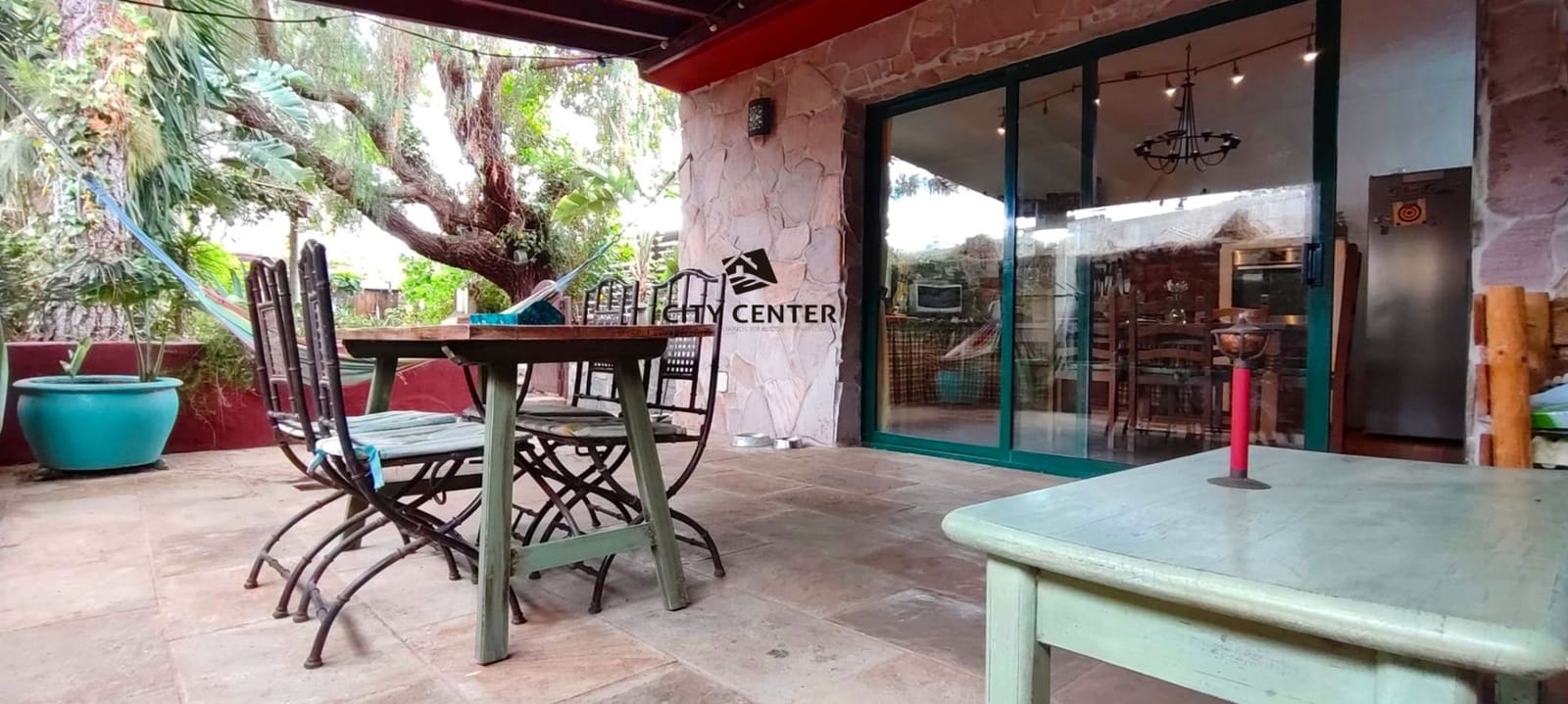 5 bedroom Finca/Country House for sale in Granadilla de Abona with garage - € 490,000 (Ref: 9295081)