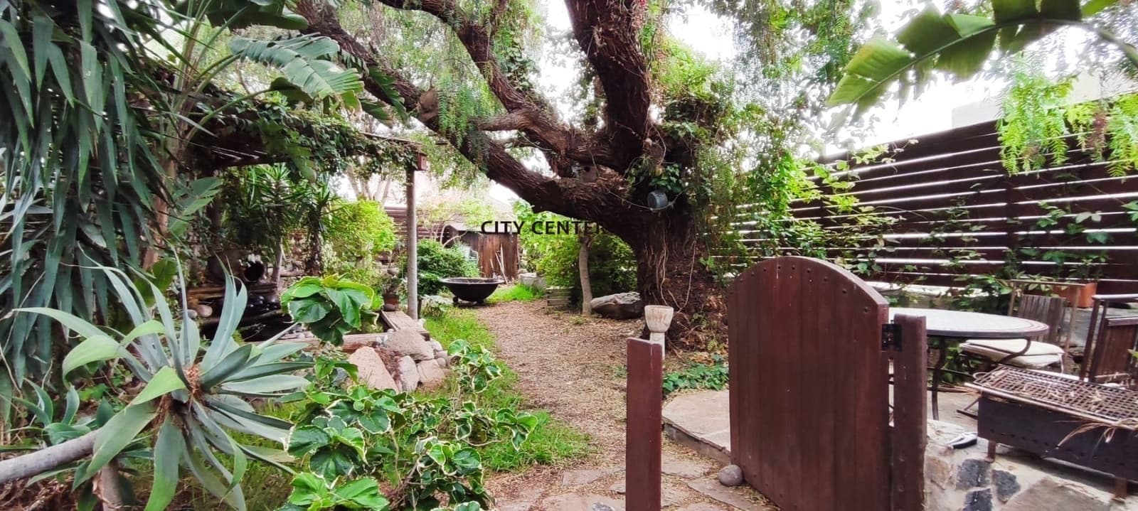 5 bedroom Finca/Country House for sale in Granadilla de Abona with garage - € 490,000 (Ref: 9295081)