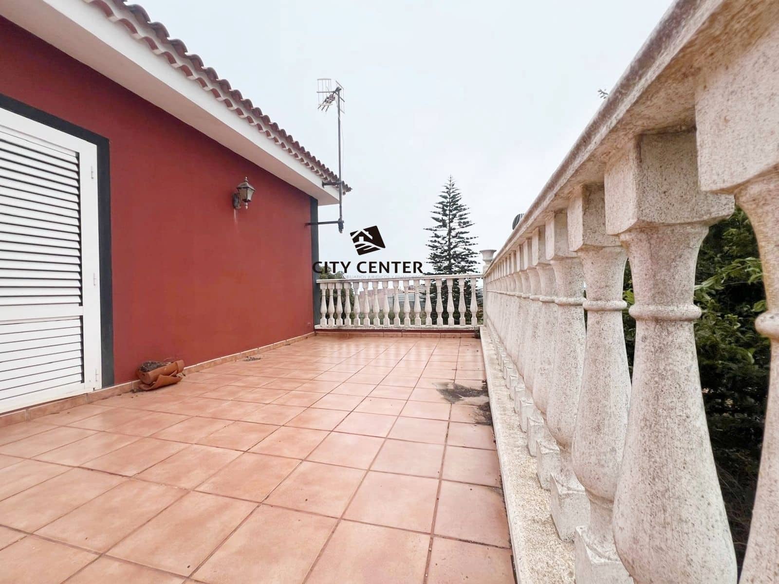 2 bedroom Villa for sale in El Rosario with garage - € 450,000 (Ref: 9296366)