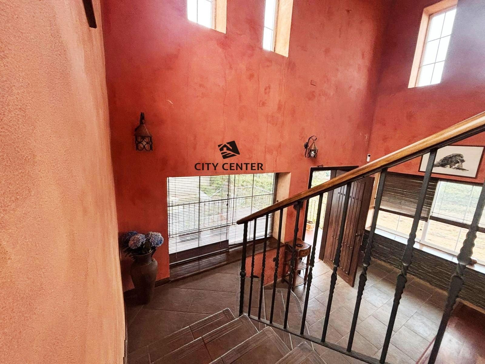 2 bedroom Villa for sale in El Rosario with garage - € 450,000 (Ref: 9296366)