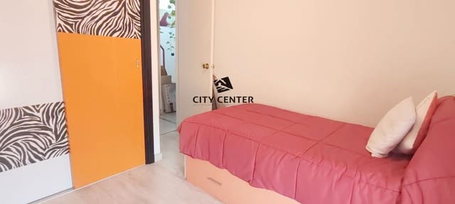 Ático de 2 habitaciones en Arona en venta con piscina - 300.000 € (Ref: 9302781)