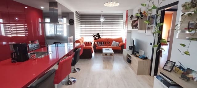 Ático de 2 habitaciones en Arona en venta con piscina - 300.000 € (Ref: 9302781)