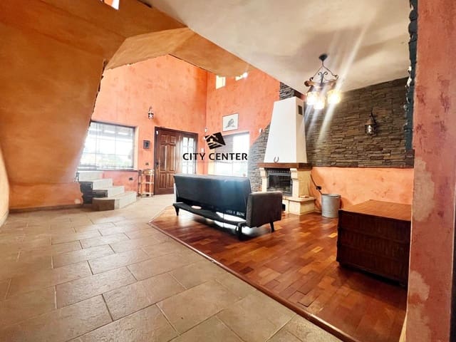 2 makuuhuone Huvila vuokrattavana paikassa El Rosario mukana 
autotalli - 1 300 € (Ref: 9397963)