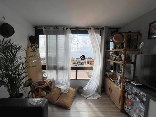Apartamento de 1 habitación en Puerto Santiago, Santiago del Teide en venta con piscina garaje - 175.950 € (Ref: 9402455)
