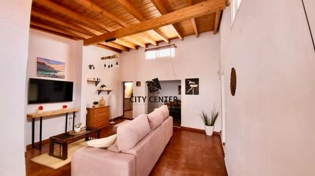 3 soveværelse Byhus til salg i Santiago del Teide med garage - € 275.000 (Ref: 9402456)