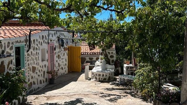 3 makuuhuone Maalaistalo myytävänä paikassa Granadilla de Abona mukana uima-altaan 
autotalli - 539 000 € (Ref: 9438351)