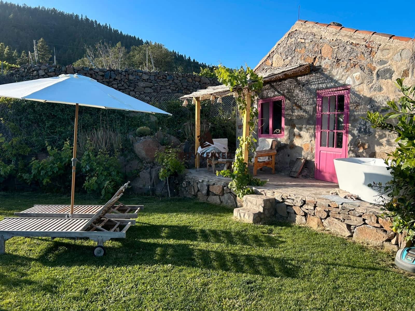 3 bedroom Finca/Country House for sale in Granadilla de Abona with pool garage - € 539,000 (Ref: 9438351)