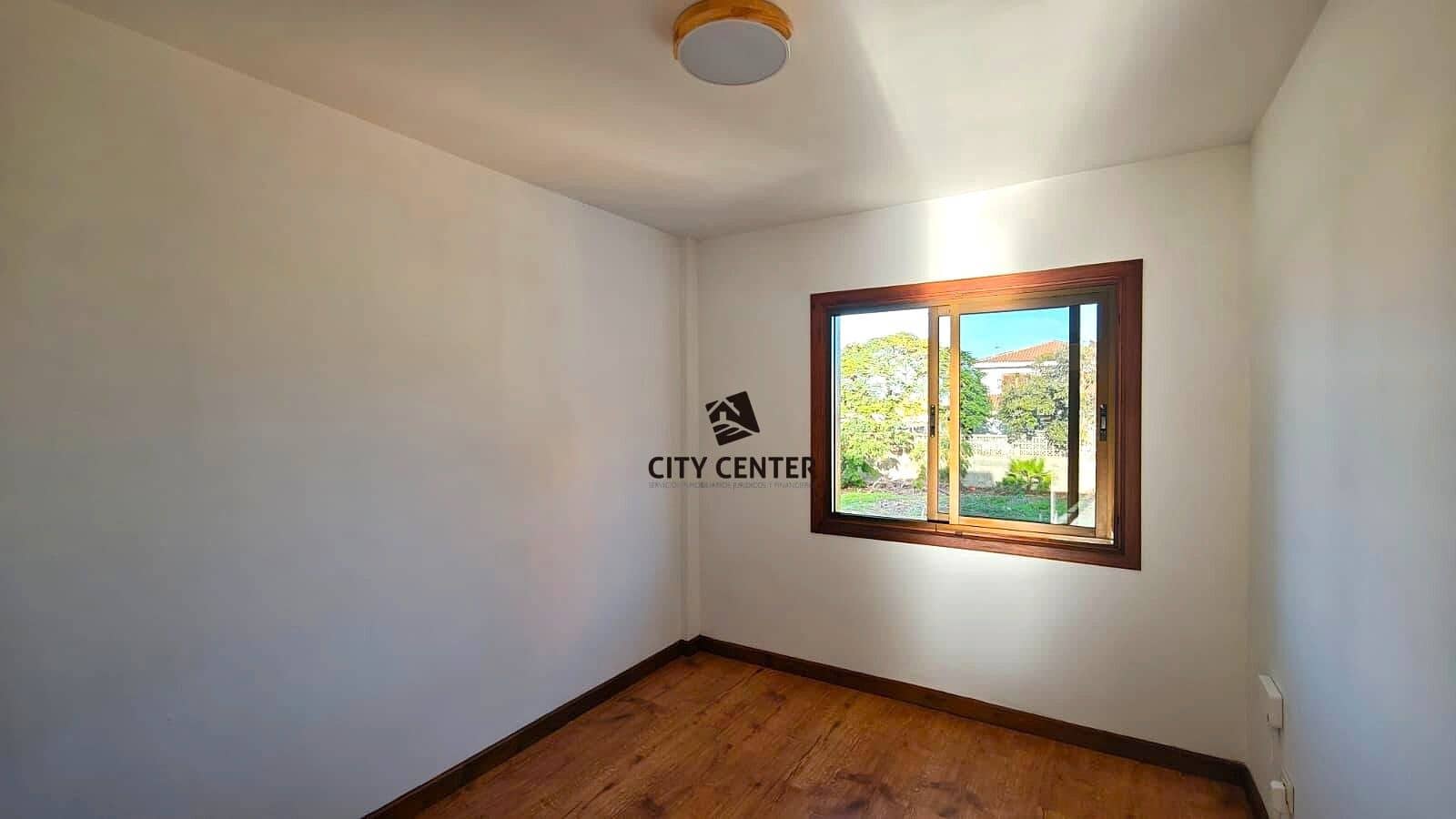 2 bedroom Flat for sale in Puerto de la Cruz - € 280,000 (Ref: 9489847)