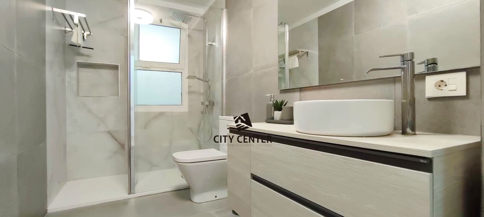 2 bedroom Flat for sale in Arona - € 265,000 (Ref: 9489848)