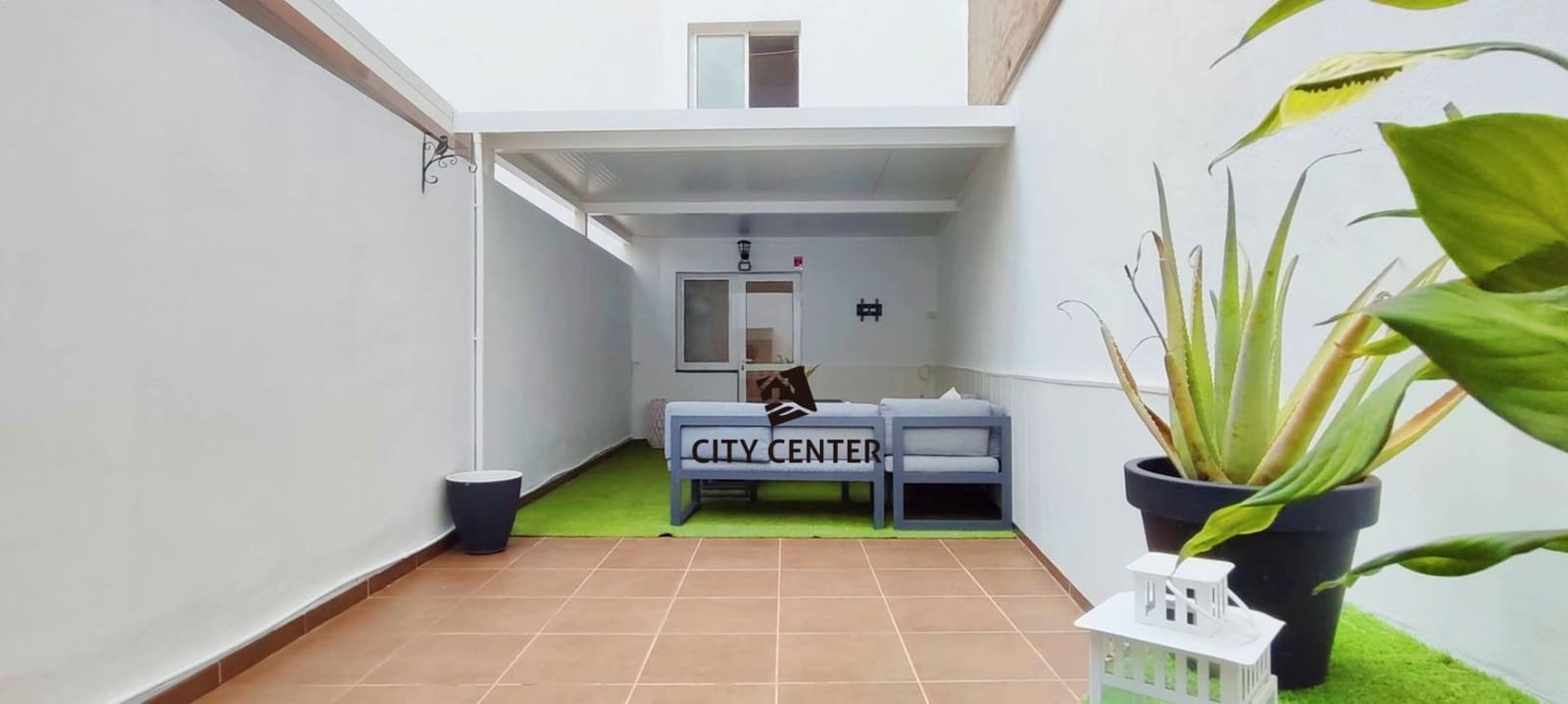 2 bedroom Flat for sale in Arona - € 265,000 (Ref: 9489848)