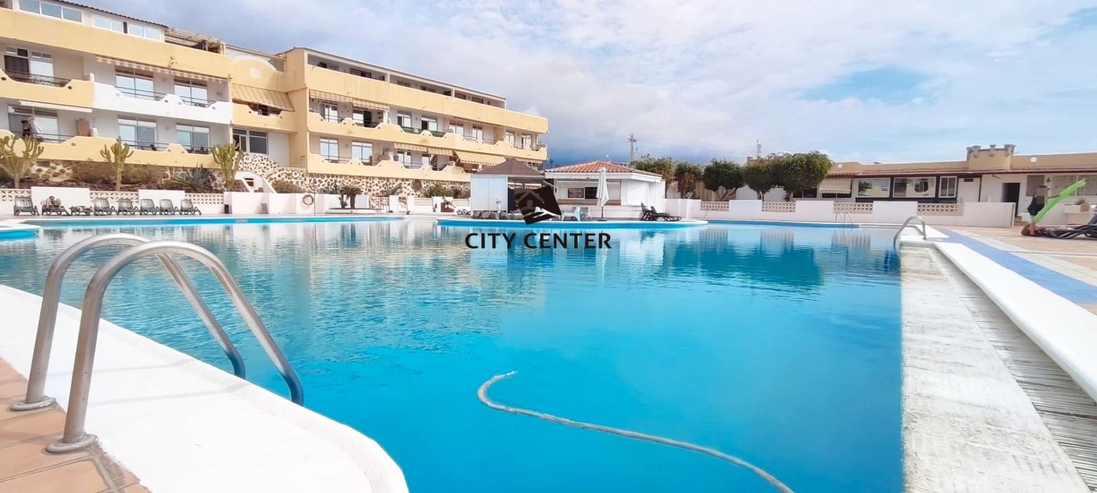 2 bedroom Beach Apartment for sale in Adeje with pool garage - € 250,000 (Ref: 9490017)
