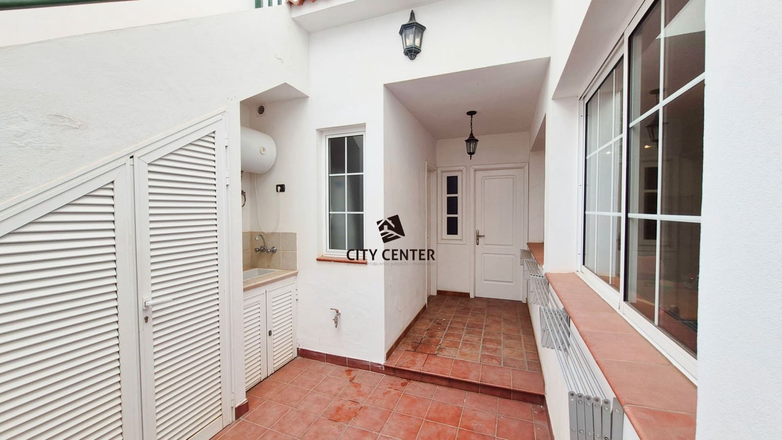 3 bedroom Townhouse for sale in Arico with garage - € 375,000 (Ref: 9490018)