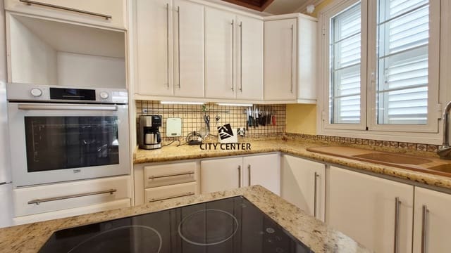 3 bedroom Townhouse for sale in Arico with garage - € 375,000 (Ref: 9490018)