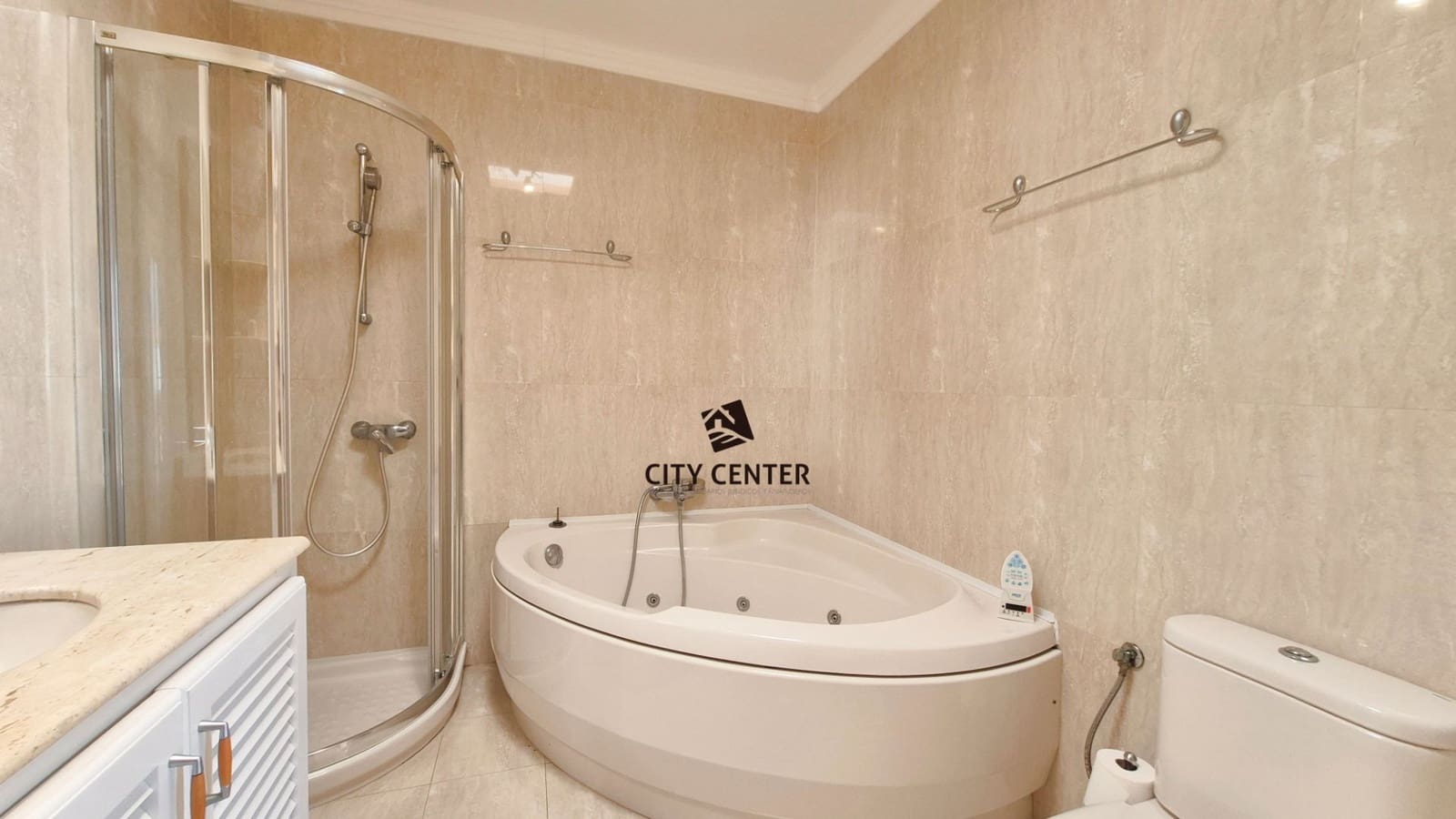 3 bedroom Townhouse for sale in Arico with garage - € 375,000 (Ref: 9490018)