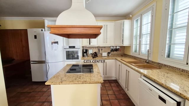 3 bedroom Townhouse for sale in Arico with garage - € 375,000 (Ref: 9490018)