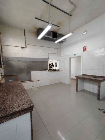 Kommersiell att hyra i Puerto de la Cruz - 4 500 € (Ref: 9570130)