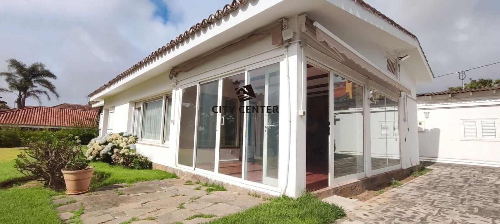 5 soverom Villa til salgs i Tacoronte med garasje - € 780 000 (Ref: 9613900)