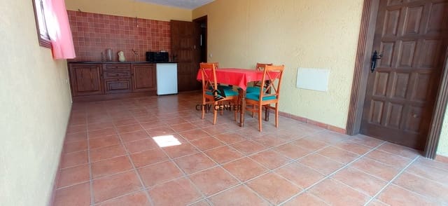 4 chambre Finca/Maison de Campagne à vendre à San Miguel de Abona avec piscine garage - 700 000 € (Ref: 9613908)