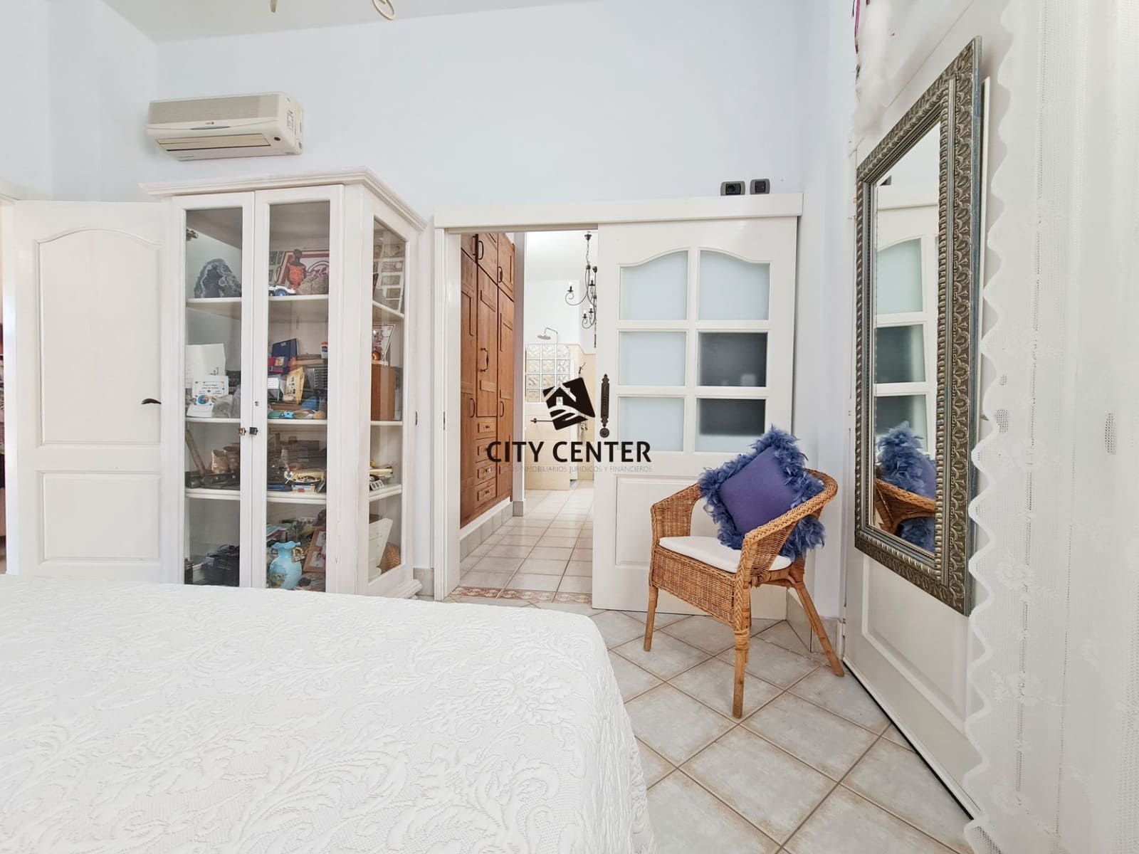 10 sypialnia Hotel na sprzedaż w Arona z garażem - 1 585 000 € (Ref: 9613909)