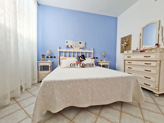 10 slaapkamer Hotel te koop in Arona met garage - € 1.585.000 (Ref: 9613909)