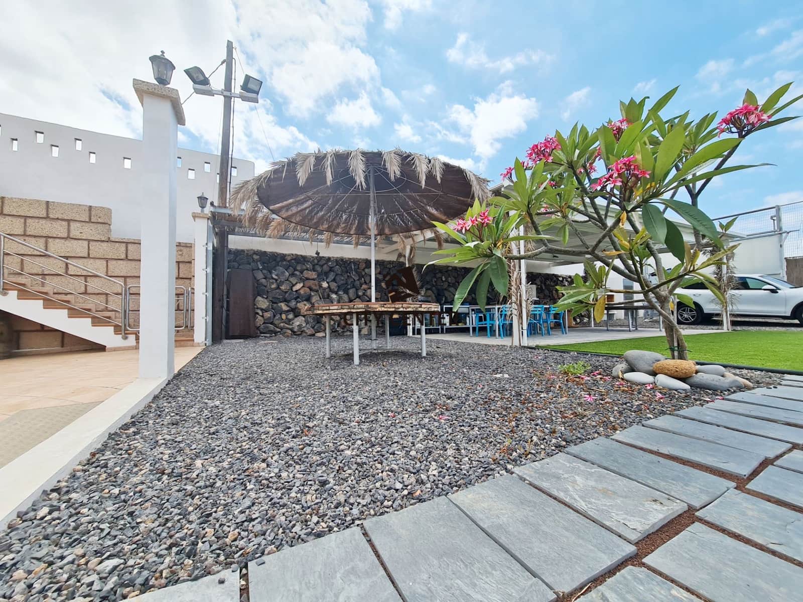 10 sypialnia Hotel na sprzedaż w Arona z garażem - 1 585 000 € (Ref: 9613909)