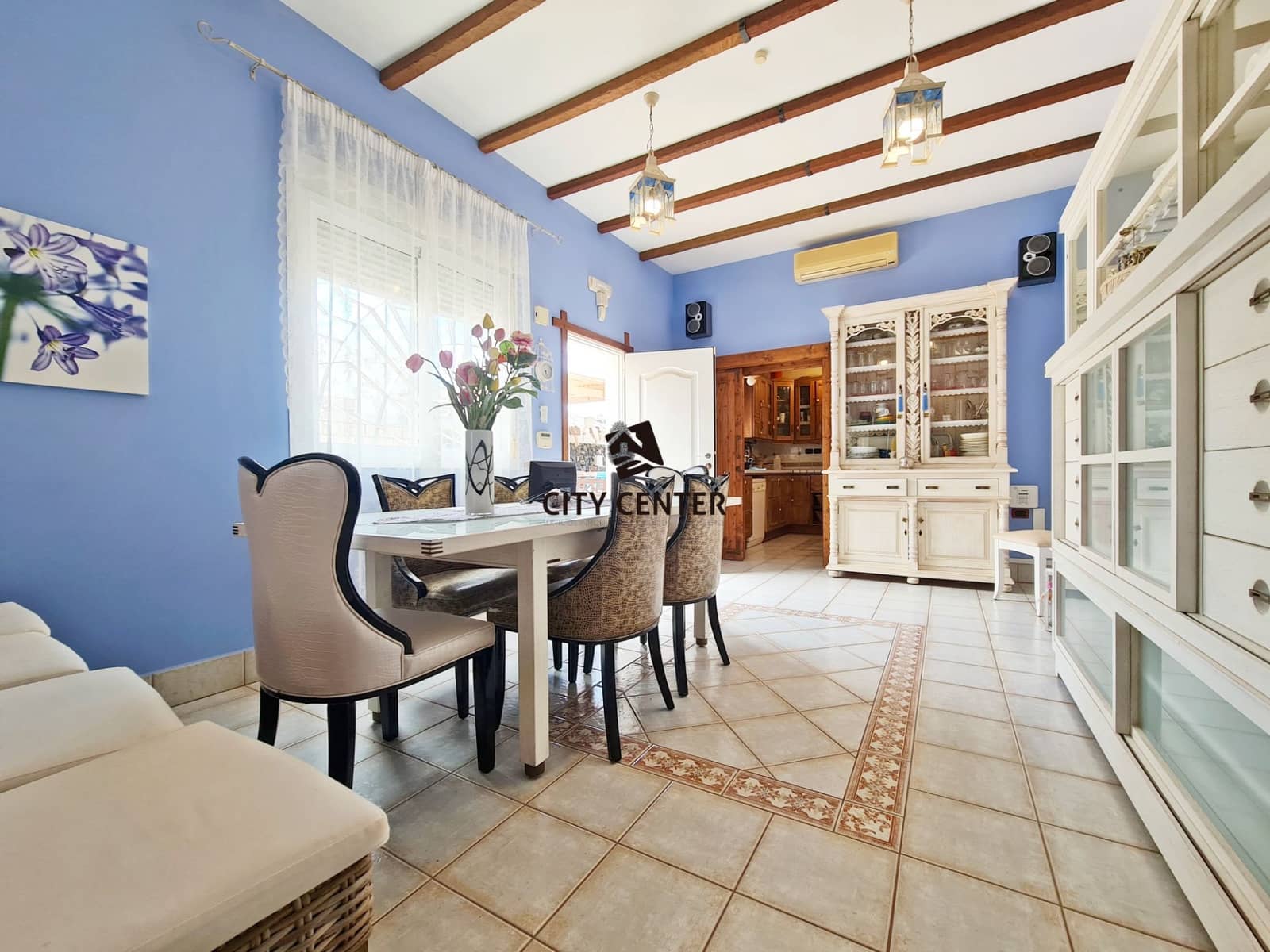 10 sypialnia Hotel na sprzedaż w Arona z garażem - 1 585 000 € (Ref: 9613909)