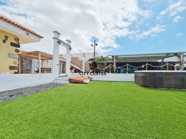 10 slaapkamer Hotel te koop in Arona met garage - € 1.585.000 (Ref: 9613909)