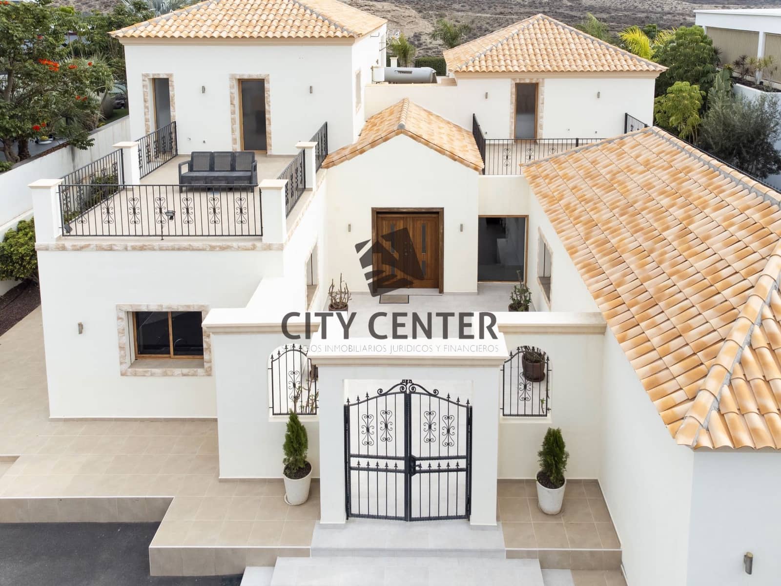 4 chambre Villa/Maison à vendre à Adeje avec piscine - 4 590 000 € (Ref: 9613910)