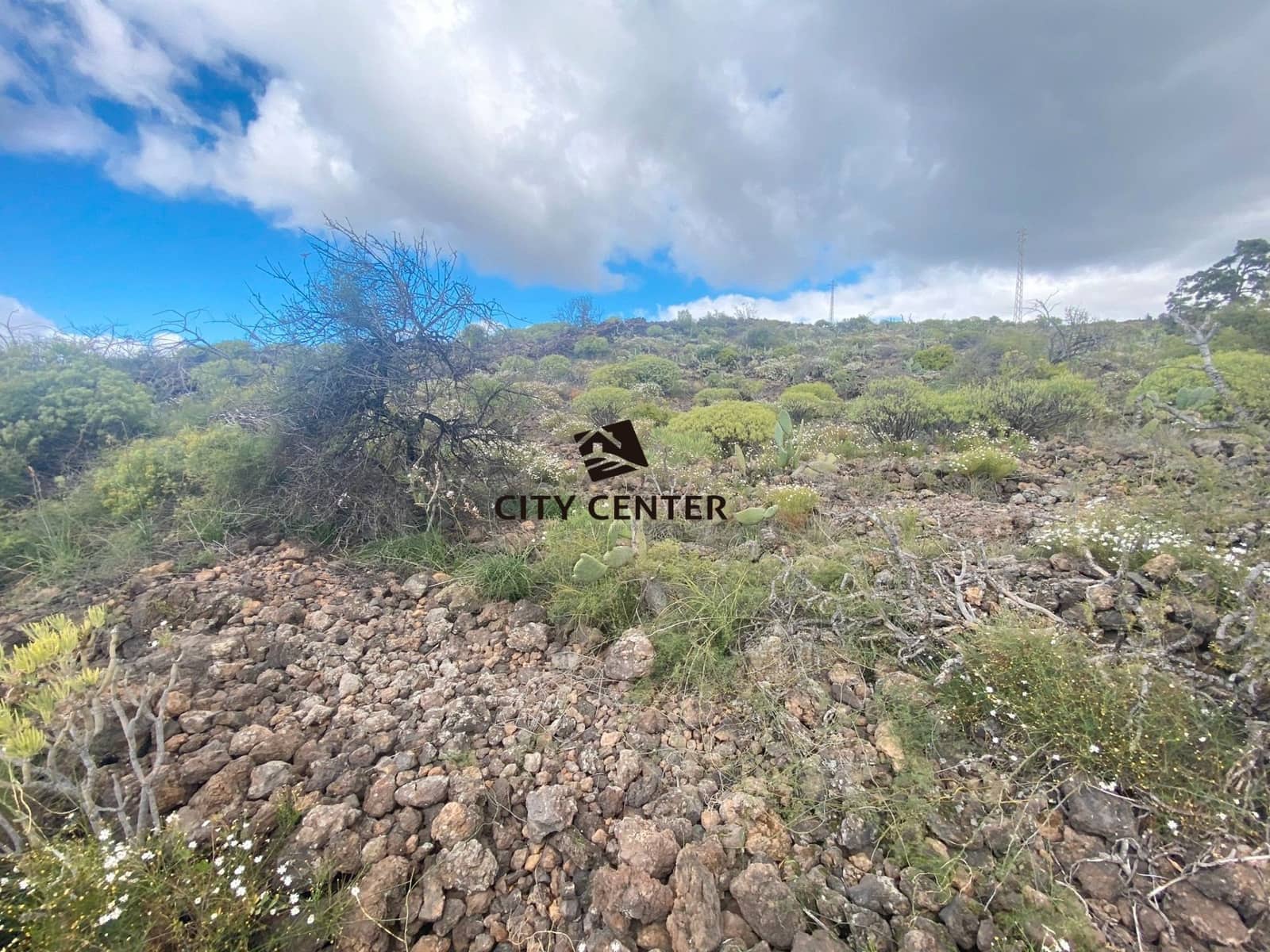 Ubebygd land til salgs i Guia de Isora - € 35 000 (Ref: 9618757)