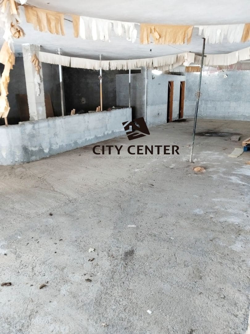 Villa for sale in Guia de Isora - € 160,000 (Ref: 9618759)