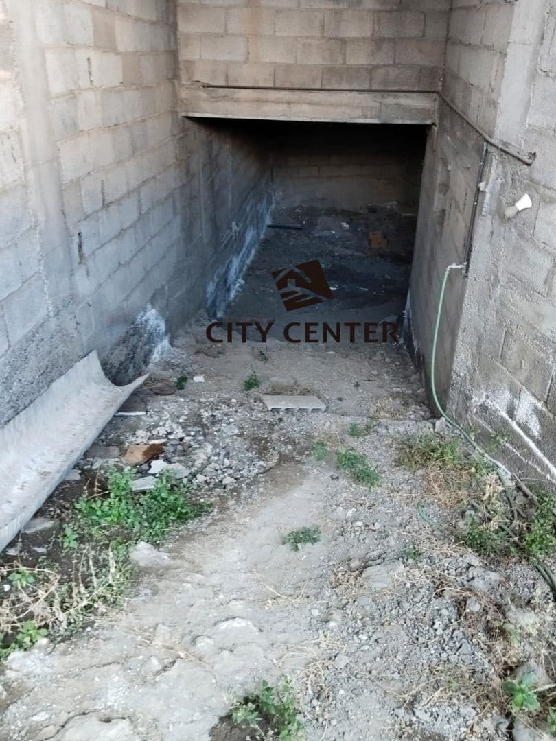 Villa for sale in Guia de Isora - € 160,000 (Ref: 9618759)