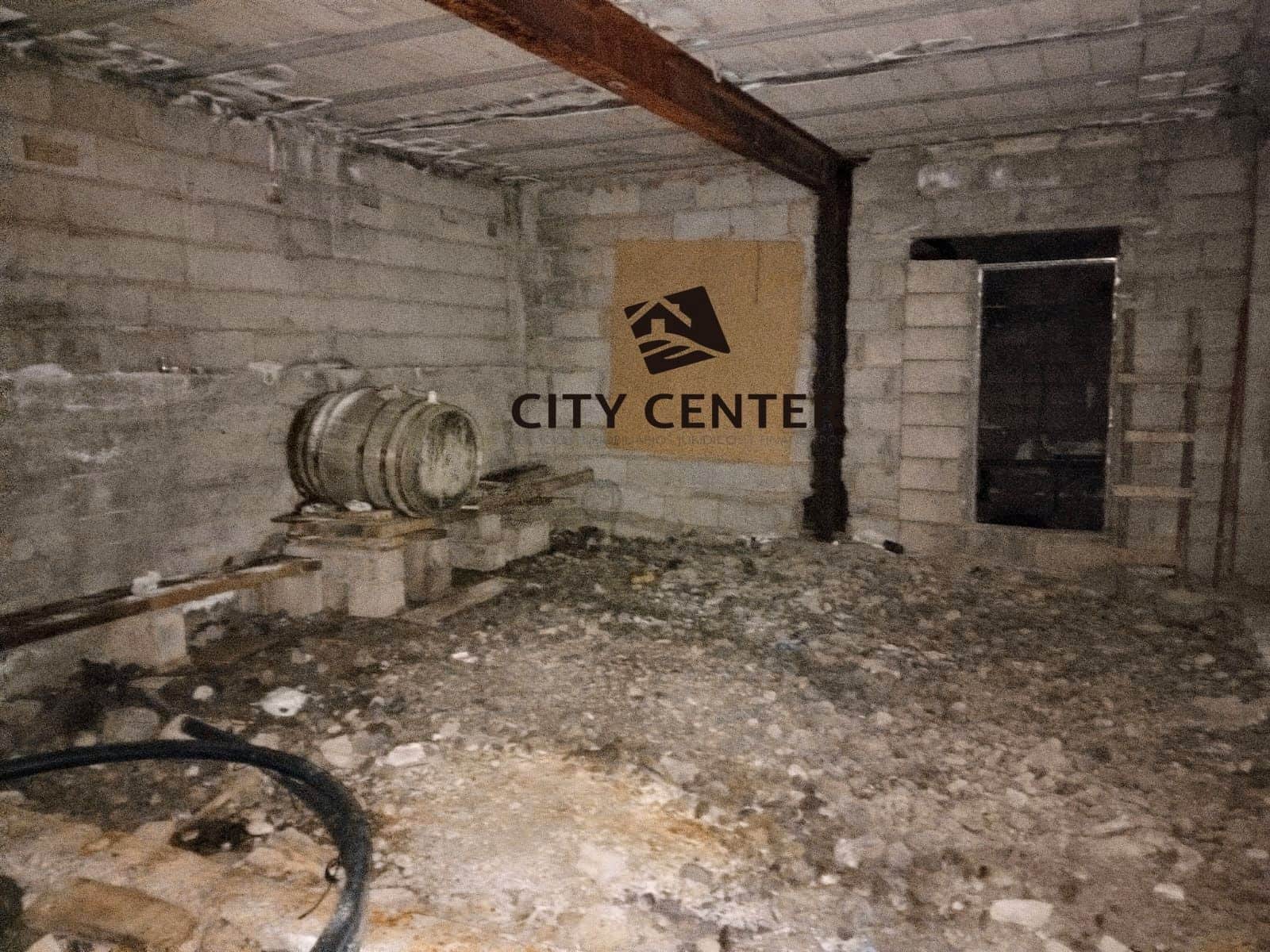 Villa for sale in Guia de Isora - € 160,000 (Ref: 9618759)